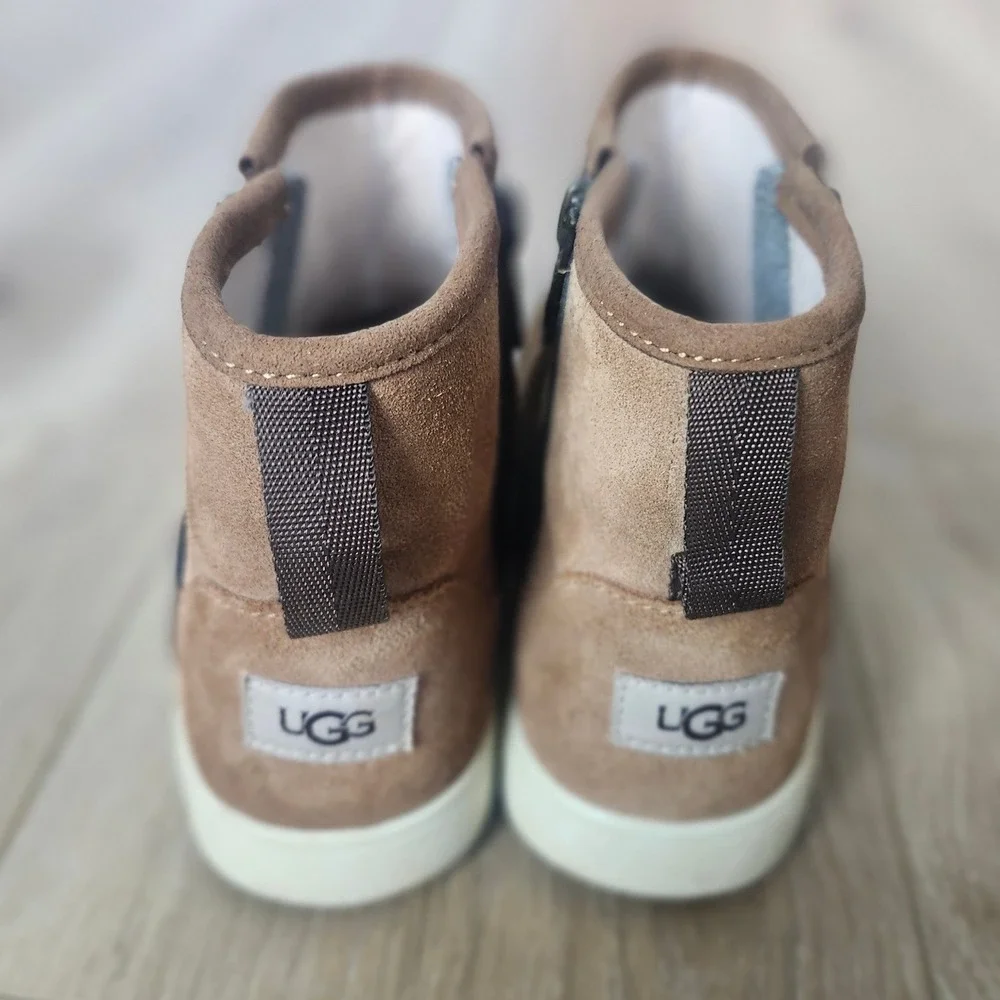 UGG Kids Adler Suede Double Zip Ankle Sneaker Boots Chestnut Brown Kids Size 4